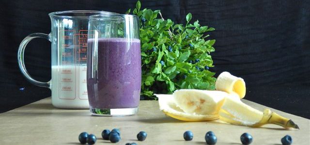 Makové mléko a borůvkové smoothie