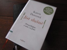 Karen Duveová – Jíst slušně (recenze knihy)